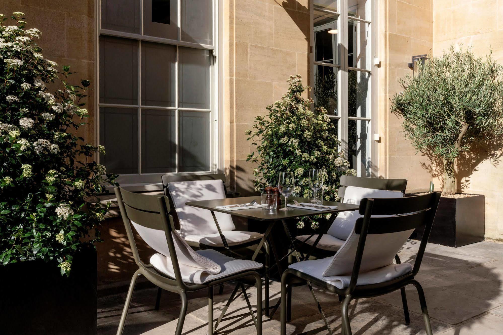 Old Bank Hotel Oxford Exterior foto The terrace at The Ivy